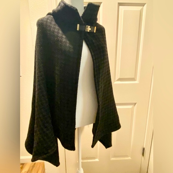 Hugo Boss Jackets & Blazers - Gorgeous Houndstooth Wool Cape